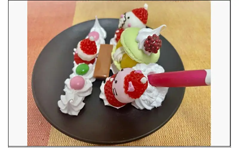 食品サンプル 博多あまおう苺なマルチスタンド | あまおう 食品サンプル 苺 インテリア スマホスタンド ペン立て お土産 クラフト 民芸 人気 おすすめ 返礼品 食品以外 送料無料 福岡県 福岡市 福岡 九州
