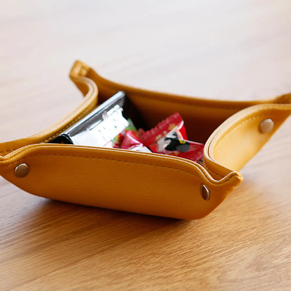 PVCレザー小物入れBOX「REMO」Sサイズ　2個セット（ベージュ） ／ PVCレザー 小物入れ 小物トレー デスク収納 玄関収納 鍵置き アクセサリー収納 化粧小物収納 撥水 防汚 折りたたみ コンパクト 日本製 2個セット シンプル No.224-03