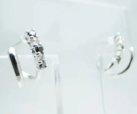 ピアス 天然 ダイヤモンド ブラック ダイヤモンド 0.14ct ペア フープ SIクラス【K18WG】P-06（KRP）G66-1412