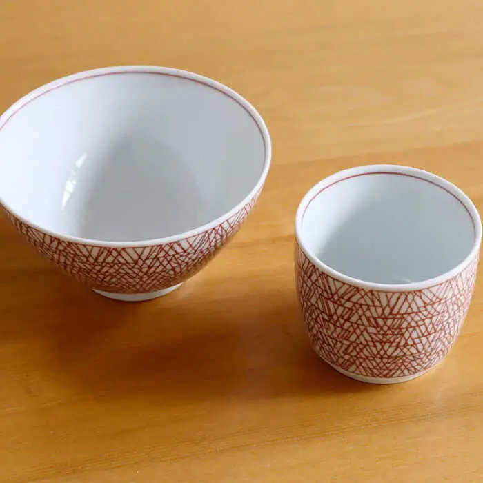 【白山陶器】【グラフ】飯碗(大)と湯のみ猪口 えんじセット【波佐見焼】[TA165]