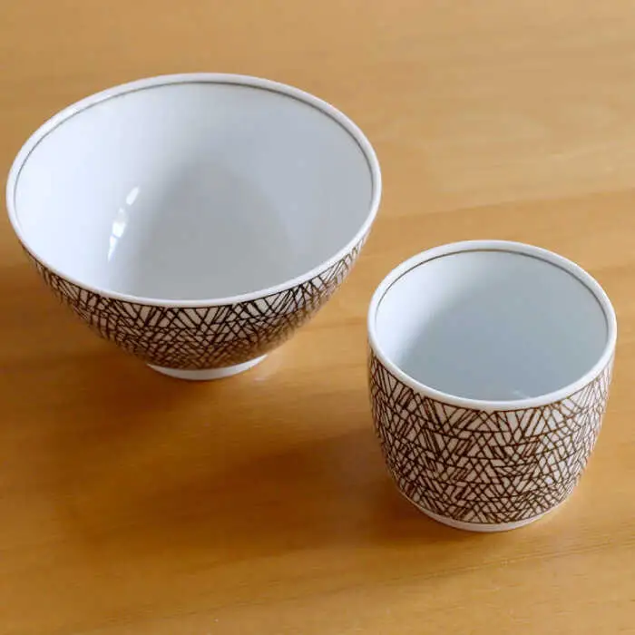 【白山陶器】【グラフ】飯碗(大)と湯のみ猪口 こげ茶セット【波佐見焼】[TA167]