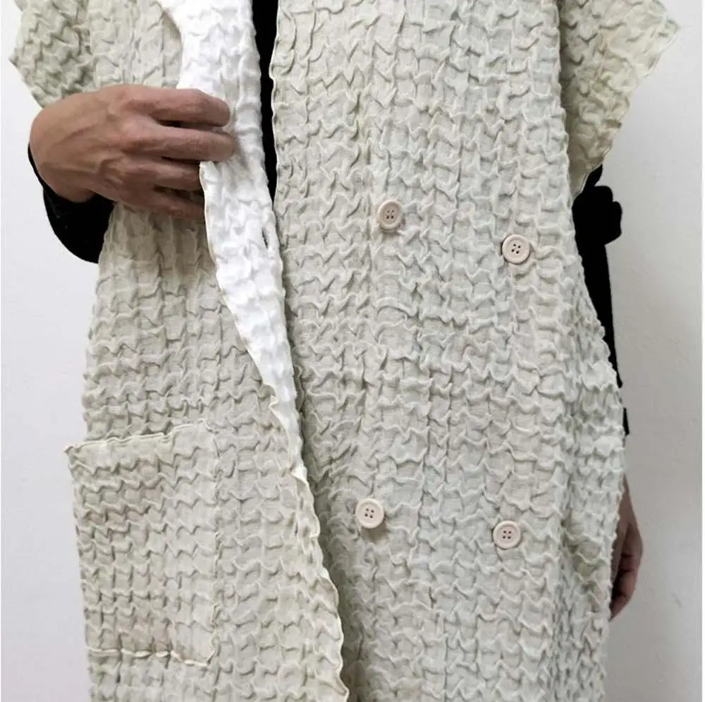 シルク使いの ふわふわ 着る毛布(65×90cm) ベージュ 19016M-BE