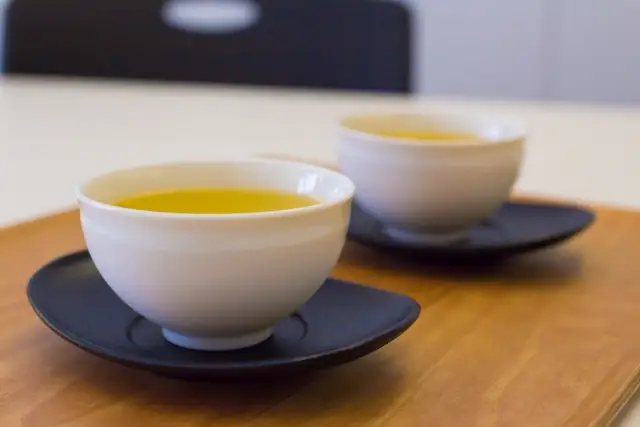 宮﨑茶房の有機釜炒り茶・紅茶セット（特撰・紅茶）