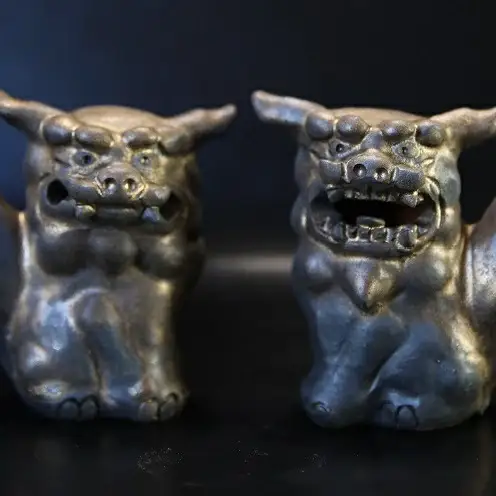 【datta.沖縄南の島陶芸工房】モダンシーサー＜燻し金色＞