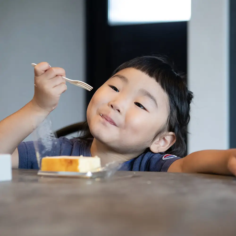 チーズテリーヌ 8個 【春夏秋冬で味の衣替えをします】／ 焼き菓子 詰め合わせ ギフト かわいい スイーツ ドーナツ フィナンシェ クッキー ケーキ マカロン こだわり 贈答 手土産 お土産 お歳暮 お中元 No.1022