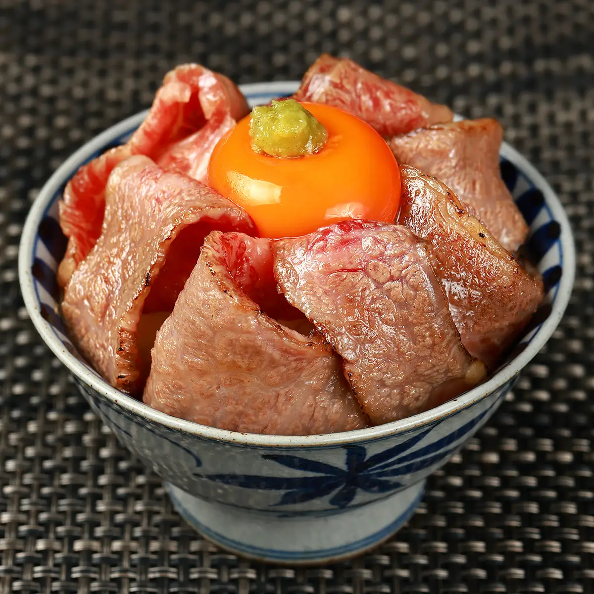 【和牛セレブ】 神戸牛 肩ロース 焼肉 切り落とし 400g【黒折箱入り】　焼き肉 やきにく BBQ 切落し ロース 折箱 折り箱 牛肉 肉 神戸ビーフ 神戸肉 兵庫県 加東市