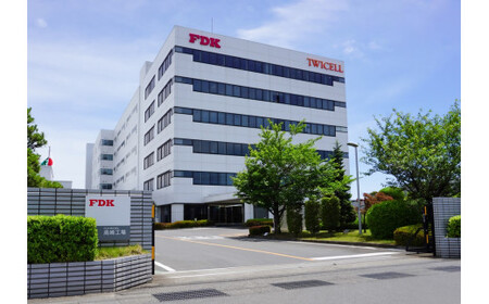 ニッケル水素電池（充電池）高容量タイプ　単3×4個　急速充電器セット