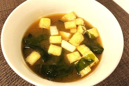 湯通し塩蔵わかめ 180g×3袋セット(合計540g)