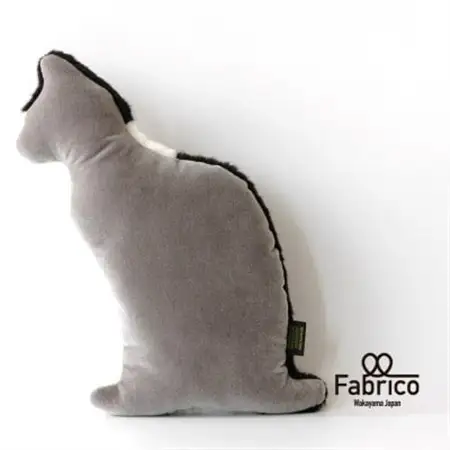 上質なもふもふ【Fabrico】ハチワレ猫のクッション_雑貨・日用品 おもちゃ・ぬいぐるみ  _【1513785】
