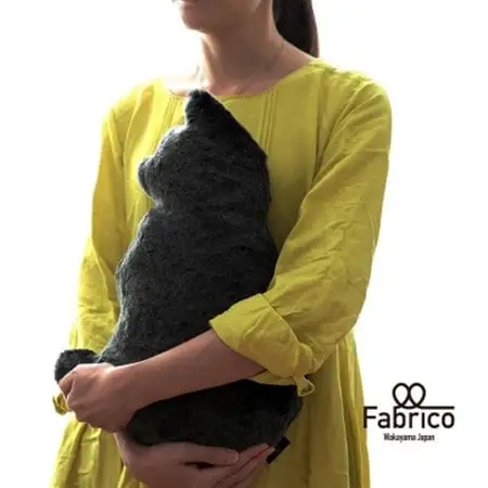 上質なもふもふ【Fabrico】黒猫のクッション_雑貨・日用品 おもちゃ・ぬいぐるみ  _【1513788】