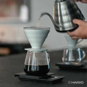HARIO V60 バリスタサーバー 600［VBS-60］ ※離島への配送不可｜ハリオ おしゃれ かわいい シンプル スタイリッシュ 耐熱 ガラス 食器 器 ガラスポット ポット ピッチャー お茶 コーヒー キッチン 日用品 キッチン用品 電子レンジ可_FI87