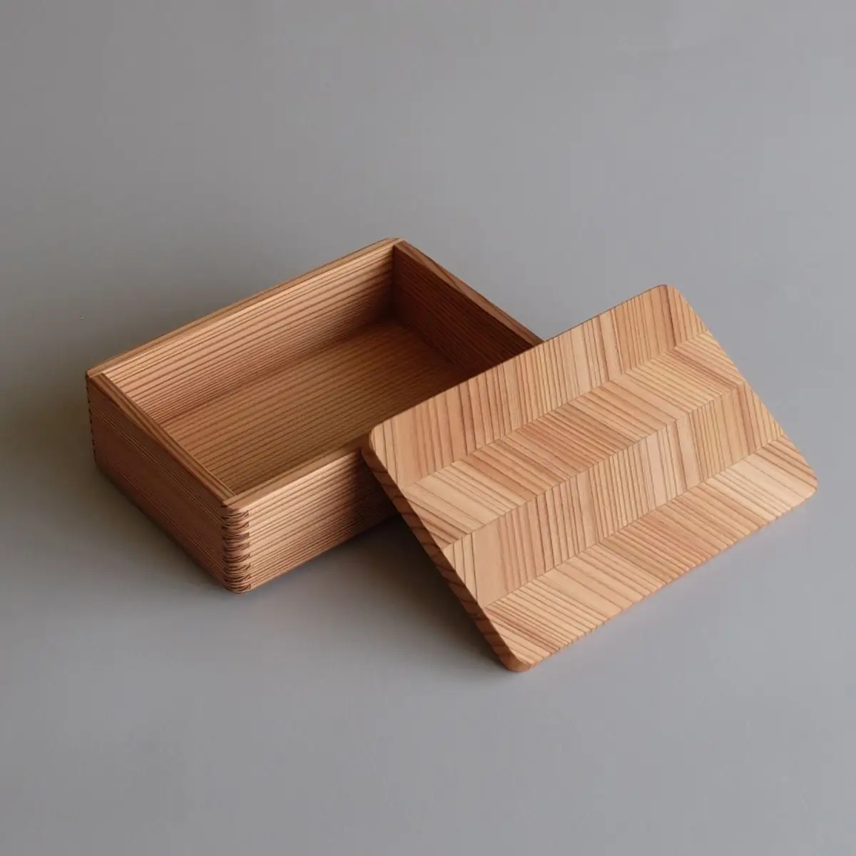 山武杉のお弁当箱　杉綾　大　450ml ／ふるさと納税 山武杉 天然木 お弁当箱 自然 ぬくもり 杉 ギフト プレゼント 千葉県 山武市 SMP008