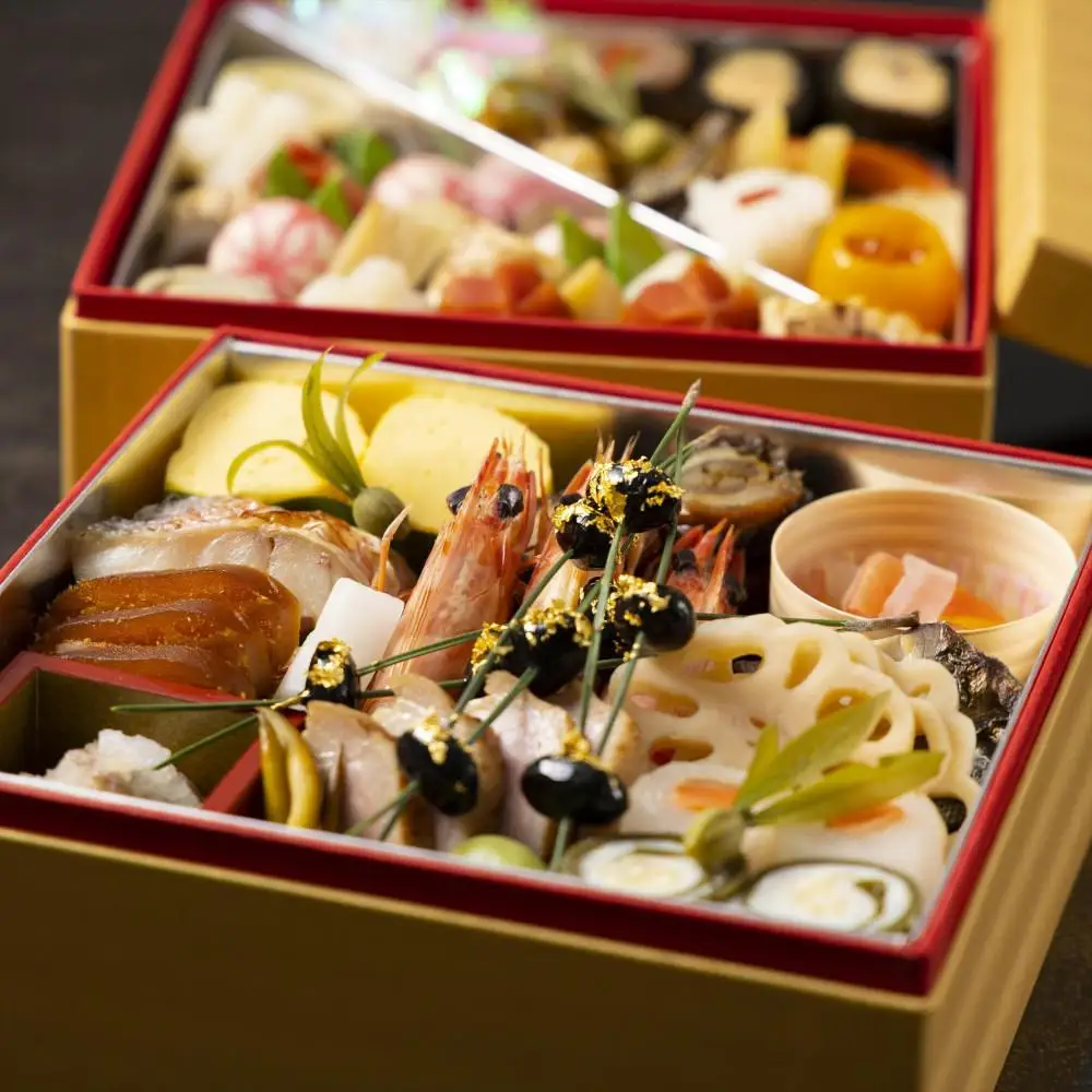 香川讃岐の地で80年の歴史。料亭二蝶のおせち料理「雅」 二段 3～4人前 全38品 冷蔵【12月31日到着予定】