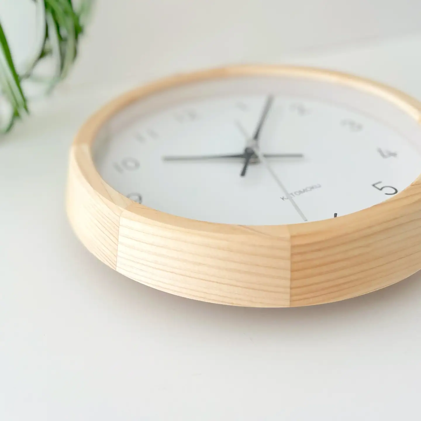 KATOMOKU muku clock 木製掛け時計（ヒノキ）km-130HI