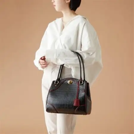 【濱野皮革工藝のトートバッグ】ソフィー ココ(ブラック)_装飾品・工芸品  鞄・バッグ かばん カバン_【1103209】