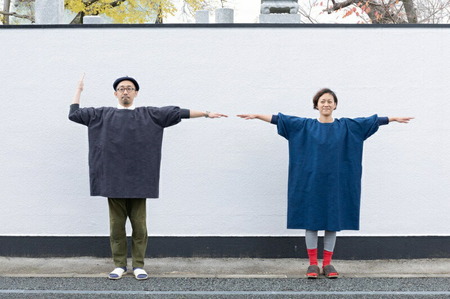 KAPPOGI-103【割烹着：身丈103cm】無地_うなぎの寝床 KAPPOGI 身丈 103cm 選べる カラー ブルー グレー ネイビー サックスブルー 1サイズ 無地 久留米絣 おしゃれ 割烹着 エプロン 作業着 ワンピース 家事 DIY 育児 家仕事 外仕事 お出かけ ポケット 着脱を楽ちん 福岡県 久留米市 送料無料 〔Jj042〕