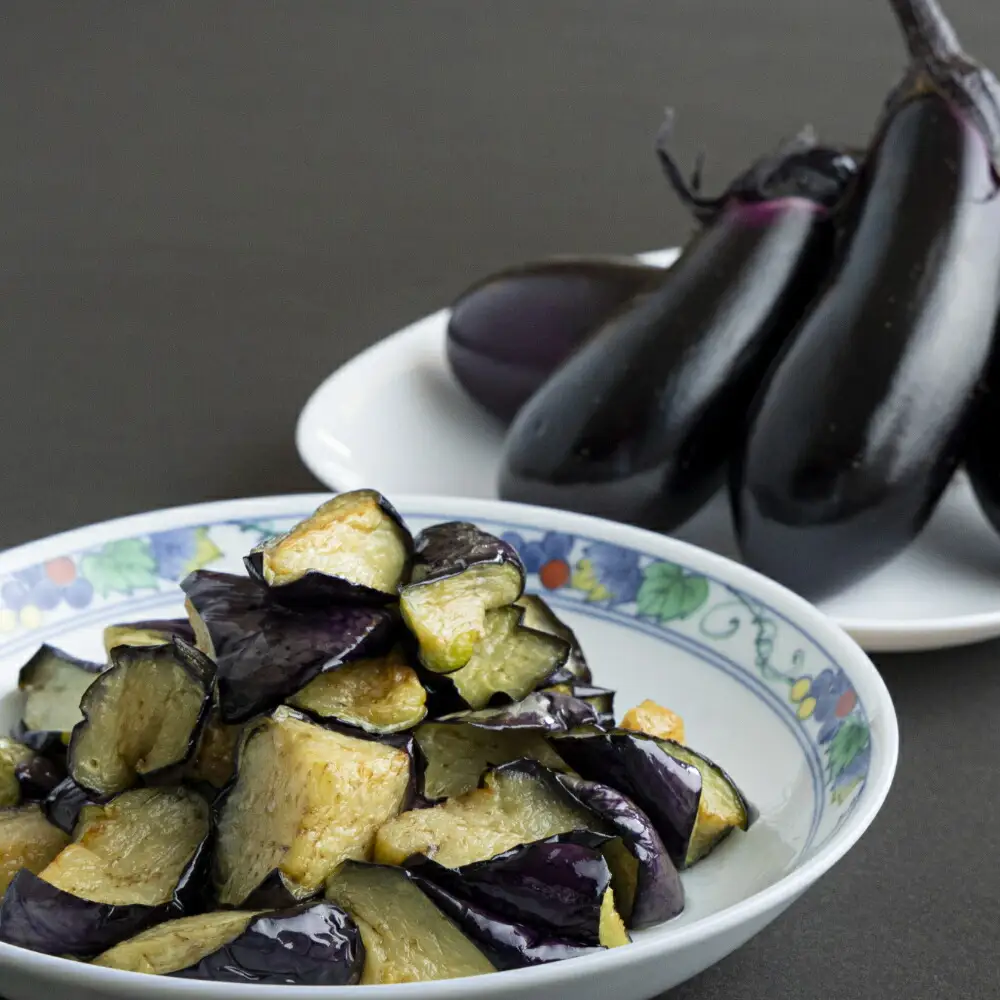 揚げナス 1.2kg【乱切り】海洋深層水仕込みのナス使用 カット済 揚げなす あげなす 野菜 やさい ナス なす 茄子 生産量日本一 高知 室戸 惣菜 便利 用途 豊富 カット野菜 調理 ハウス栽培 小分け 