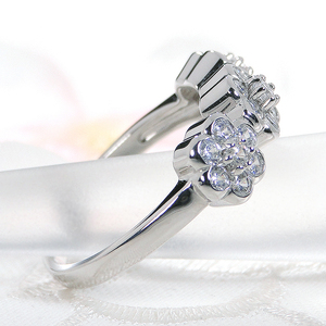 指輪 プラチナ PT900 ダイヤモンド0.63ct 3連 フラワーモチーフ レディースリング【f264-pt-d】 ALPAZ105