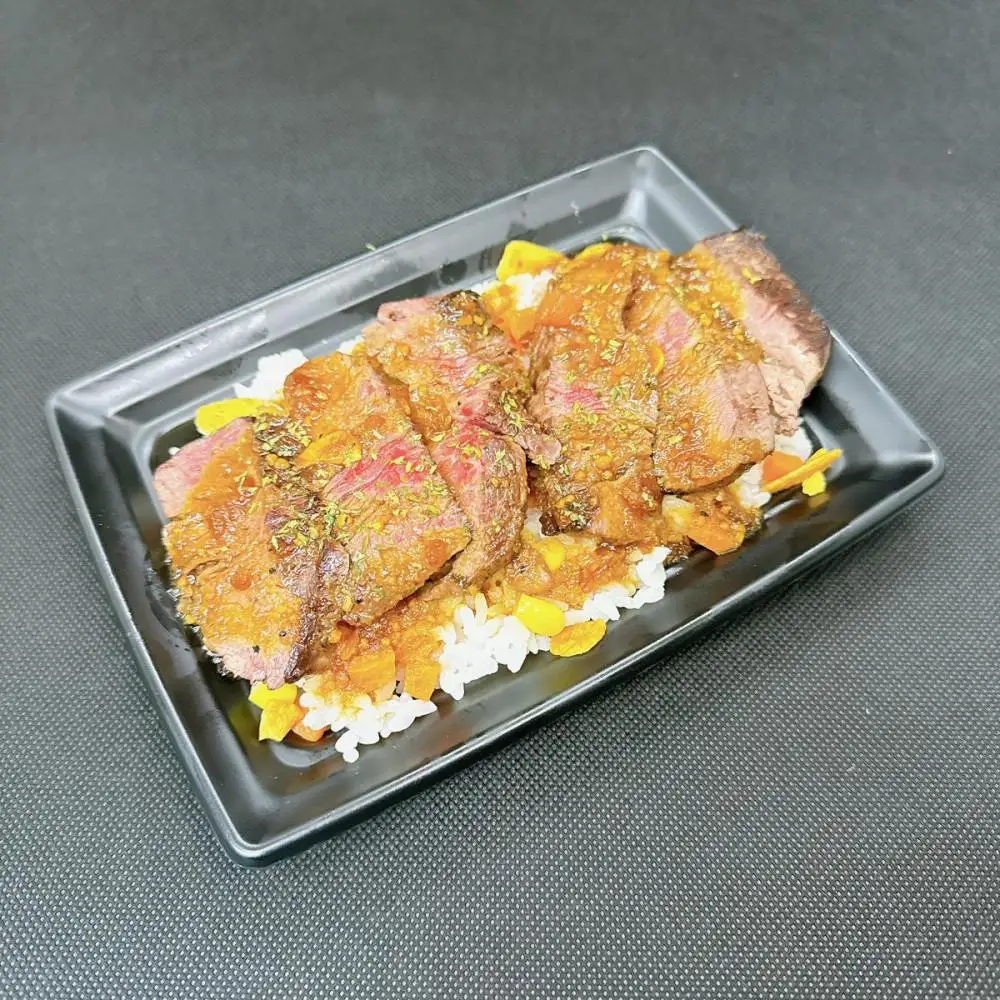 炭火焼熟成ステーキ重・ローストビーフ　各2個