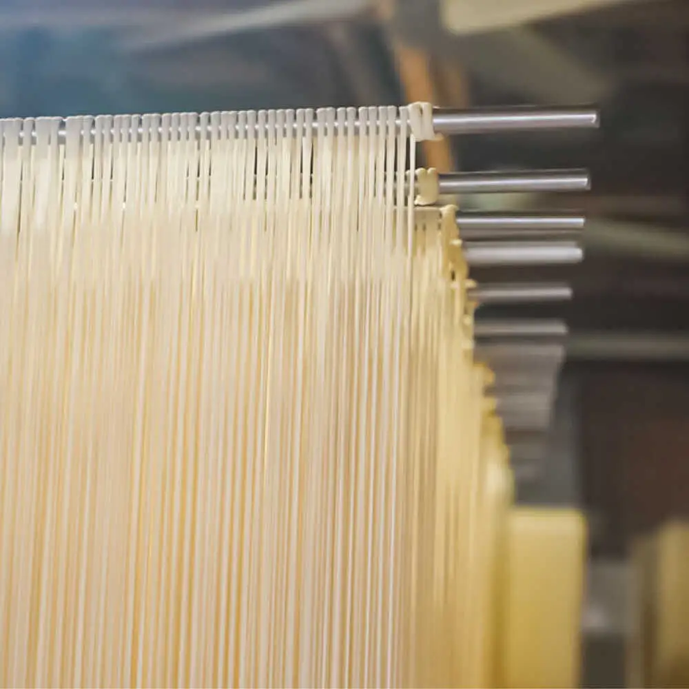 【手延べ製法のコシ！喉越しの良さ！】手延べ 丸うどん 15束 (5束×3袋) / うどん 乾麺 ウドン 麺 ご家庭用 / 南島原市 / 吉岡製麺所[SDG022]