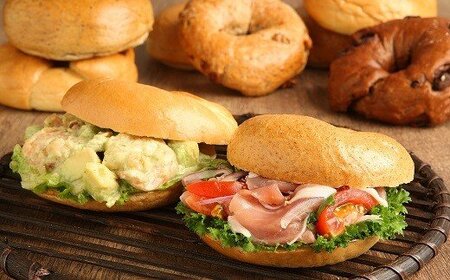 大人気の大きなベーグル！！わっぱ堂のふわもちベーグル15個セット 国産小麦使用 パン 自家製 個包装 焼きたて 便利 グルメ 高リピート 食べ比べ 詰め合わせ 朝食 おやつ ぱん 食品 瞬間冷凍 H049-046