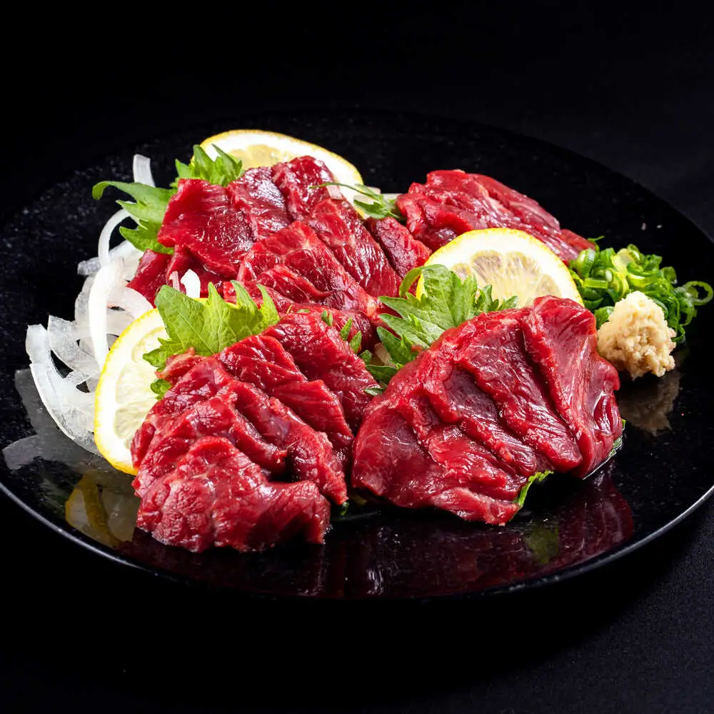 赤身馬刺し・馬肉さくらユッケ セット 計約350g（約200g＋約150g）赤身馬刺し 熊本県 ユッケ [AYBV023]