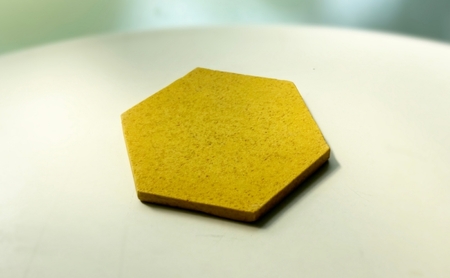 プレート Hexa Plate 正六角形 皮 搾りかす コーヒーかす みかん皮 にんじん皮 えごま搾りかす たまねぎ皮 小物 飾り台 アロマストーンディフューザー 土台 茅ヶ崎市 神奈川県 えごま搾りかす