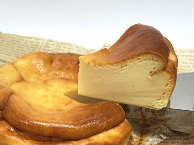 こだわりの手作り「手焼きベイクドチーズケーキ」4号 | チーズケーキ