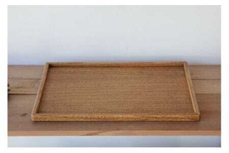 桐のトレー (S) 桐製 木製 29cm 20cm 無垢材 防虫剤 漂白剤 不使用 天然木 桐材 国産 日本製 食器 雑貨 インテリア 水洗い できる 木製トレー クラフト おしゃれ 工芸品 カフェ マット 皿 北欧 ウッドトレー キッチン雑貨 (F16-008)