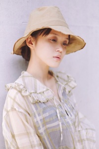 012 Mia Hat Canvas Soft Hat　【Beige】 帽子 ハット 59cm ベージュ コットン100% パラフィン加工 サイズ調整ゴム付き 1枚仕立て 薄い 軽い 折りたたみ 携帯 デイリー使い 男女兼用 キャンバス ソフトハット ファッション 日本製 北杜市 [h333]