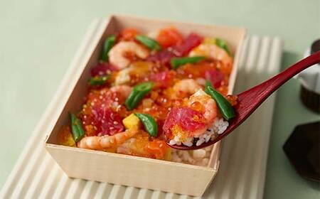 作りたての味をそのまま冷凍！豪華海鮮ばらちらし寿司 4人前 海の幸 魚介 海産物 食品 冷凍 加工品 ちらし寿司 ひな祭り F7X-0488