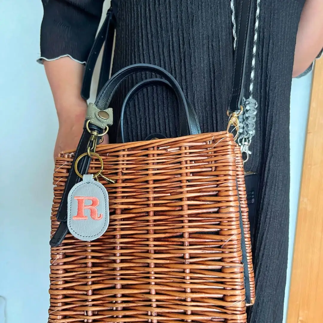 刺繍 イニシャル オリジナル レザー キーホルダー 野球 グローブ 革 JINTO