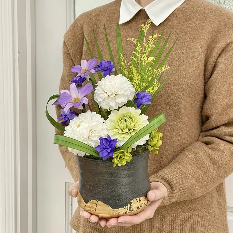 プリザーブドフラワー【誉】【埼玉県 春日部市 シュガーパイン 和モダンアレンジ ダリアアレンジ 高級フラワーギフト 和風インテリア 枯れない花】(AJ263)