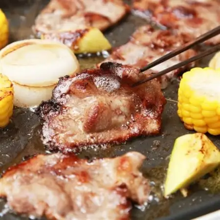 絶品もち豚!肩ロース (しゃぶしゃぶ用500g・焼肉用400g) 合計900gセット【配送不可地域：離島】【1644027】