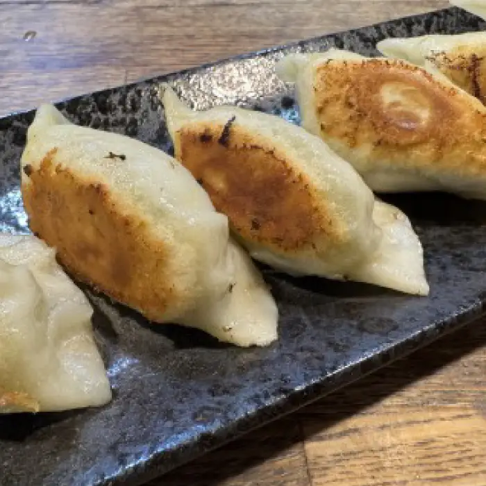 いいなんキッチンmielの餃子　5袋セット【絶品 こだわり 豚 肉 国産 ごはん おかず お弁当 冷凍 ぎょうざ ギョウザ 小分け BBQ ギョーザ 惣菜 晩酌 ギフト 手作り 生餃子 豚肉 冷凍食品 おつまみ 冷凍餃子 ブランド豚 総菜 中華 焼き餃子 奥出雲ポーク B-24】