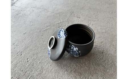 有田焼 ひさご タコ唐草 茶碗蒸し碗 ペアセット【山忠】 食器 器 うつわ レンジ対応 陶器 和食器 染付 むし碗 蒸し碗 プリンカップ 蓋付き 茶碗蒸し A24-201
