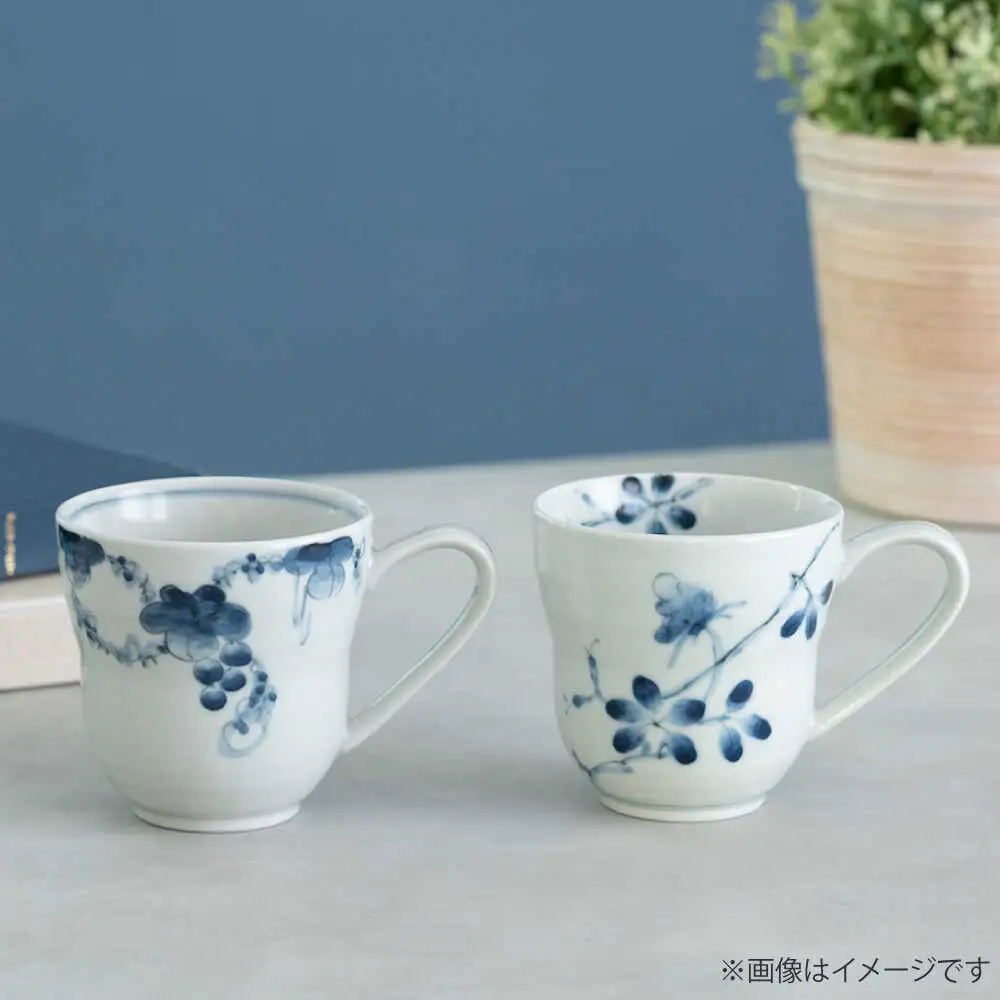 【波佐見焼】染付葡萄 ひさごマグ 食器 マグ【西海陶器】[OA492]