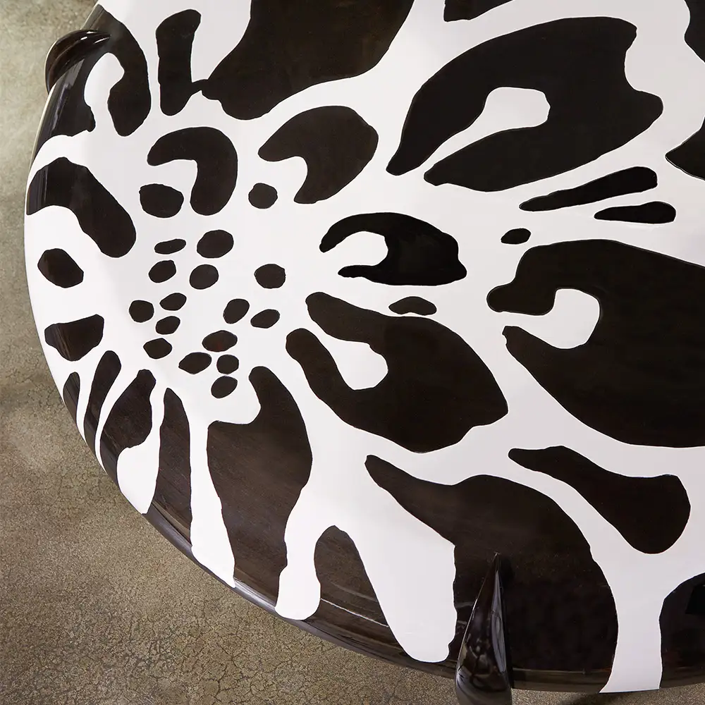 Chrysanthemum Coffee Table ／ 家具 テーブル コーヒーテーブル 菊 花 オリジナル家具 ブランド MATSUOKA マツオカ 松岡家具製造 高級感 上質 エレガント ラグジュアリー ワンランクアップ 洗練 ディテール 広島県 No.1142