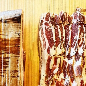 【東京・深川チャーシュー専門店】生ベーコン【保存料・着色料無添加】200g《千葉県産銘柄豚 林SPF使用》【kt088-005】