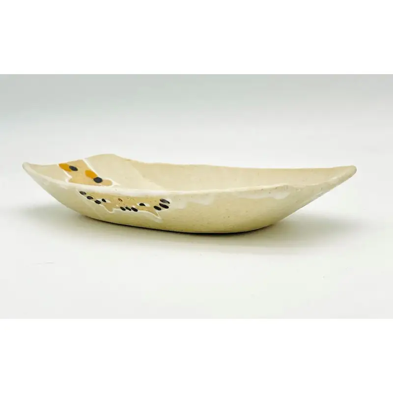 舟型皿 魚の奪い合い！ 白マット釉【716】_HA1719
