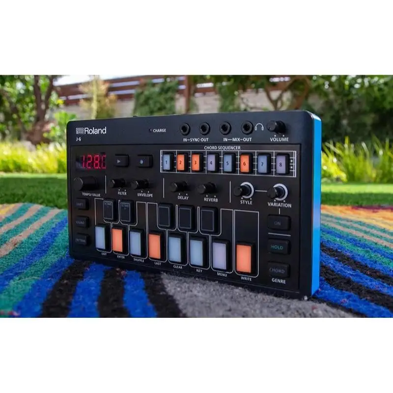 シンセサイザー AIRA Compact Chord Synthesizer シンセサイザー