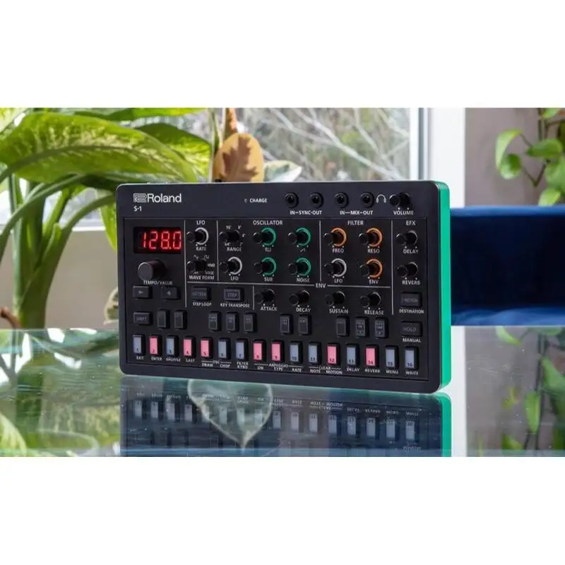 シンセサイザー AIRA Compact S Synth シンセサイザー