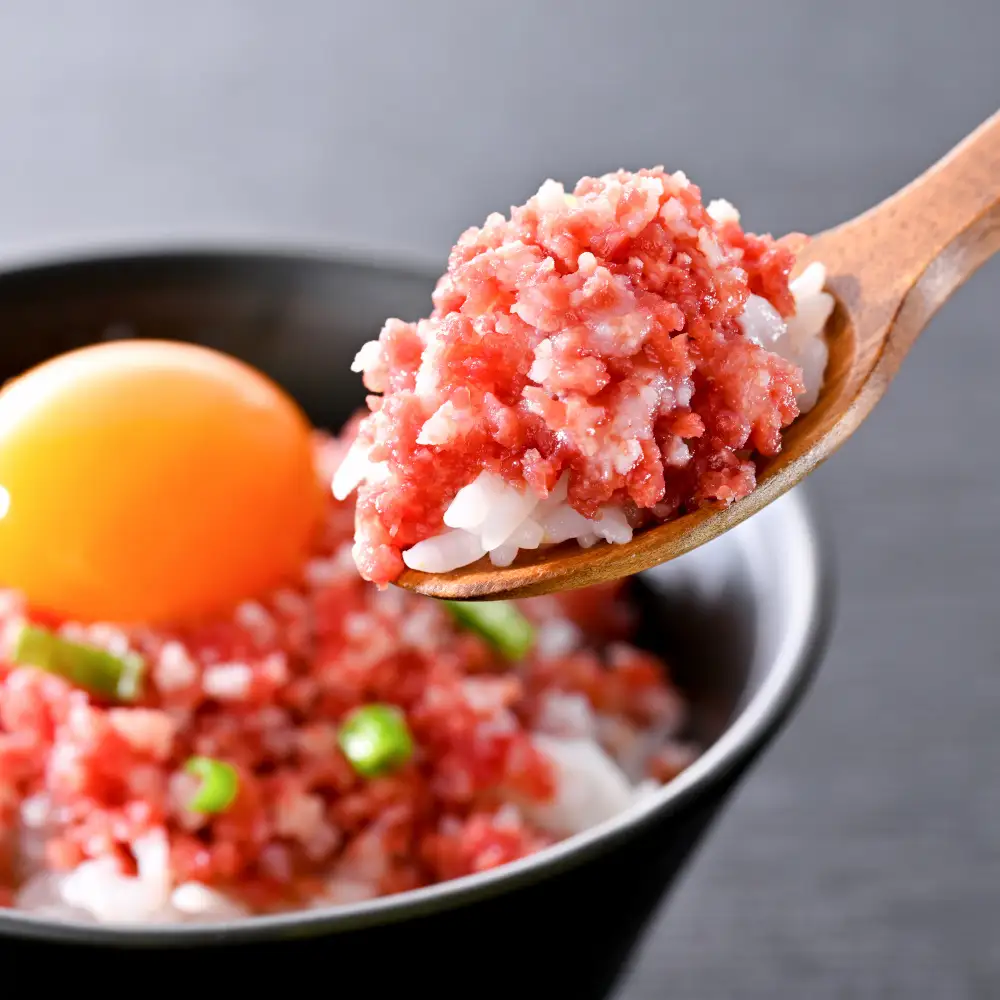 北の生とろ牛フレーク 200g 牛トロ丼10杯分 【AJ0000165】（ 北海道 別海 肉 牛 フレーク 人気 ふるさと納税 ）