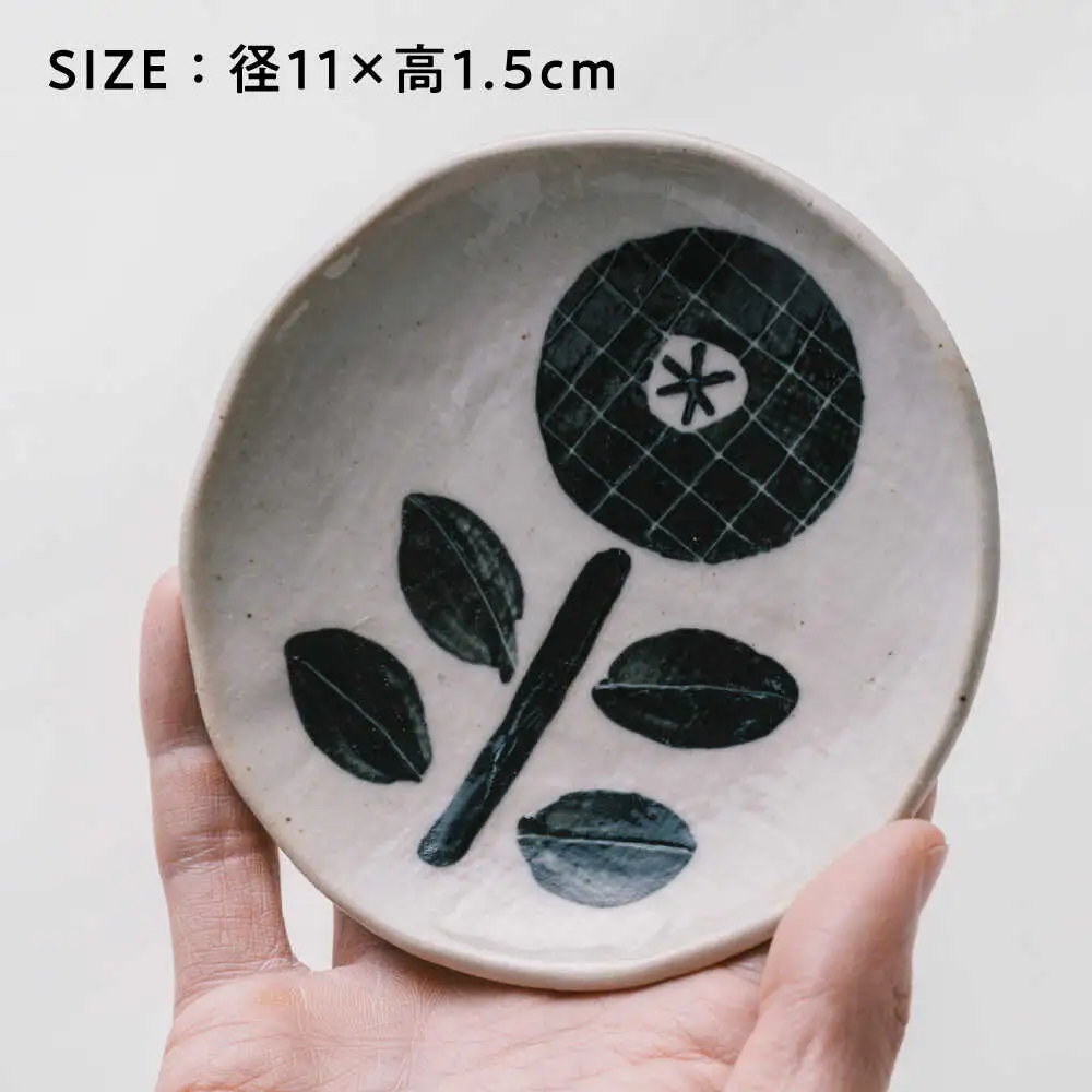 【瀬戸焼】 モノトーン花 小皿A 5個 【カネ三商店】 / 食器 皿 プレート ギフト / 瀬戸市[BBDD046]