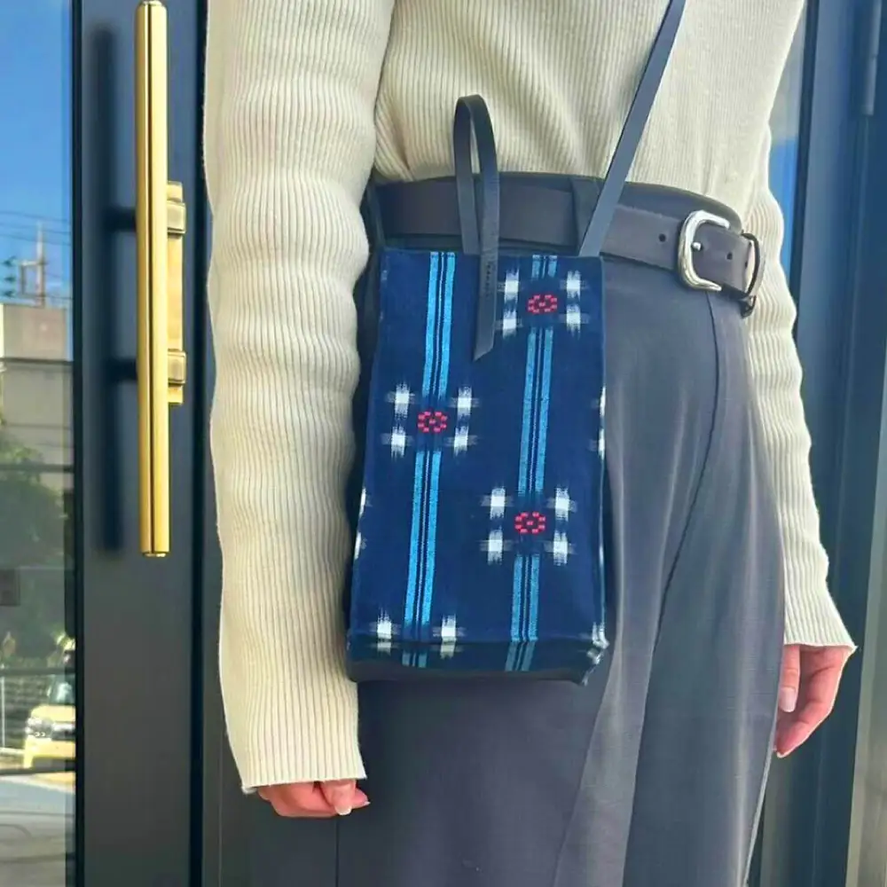 『琉球花織Bell-box』 箱型ショルダーバッグ (ネイビー) ファッション 小物 雑貨 ミニバッグ コンパクト 沖縄市 / FABRIC SHOP MINAMI[BCCS015-02]