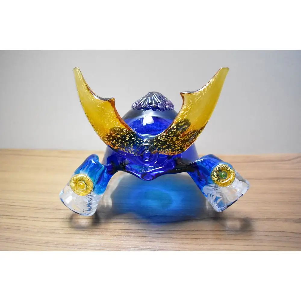 ガラスの武将兜 GK-11BL(青)【粋工房】_HA1987 兜飾り 端午の節句 飾り ガラス細工 インテリア 置物 ソーダガラス 工芸品 お祝い 贈り物 ギフト 福岡県宗像市 宗像市 福岡 宗像