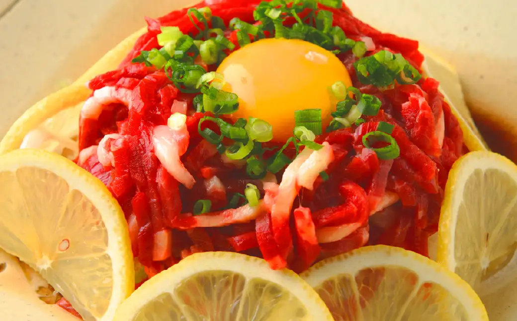 国産 ユッケ 馬刺し 約250g ユッケのたれ付き 馬刺 馬肉 馬 ニク 肉 お肉 にく 晩酌 オツマミ つまみ 冷凍
