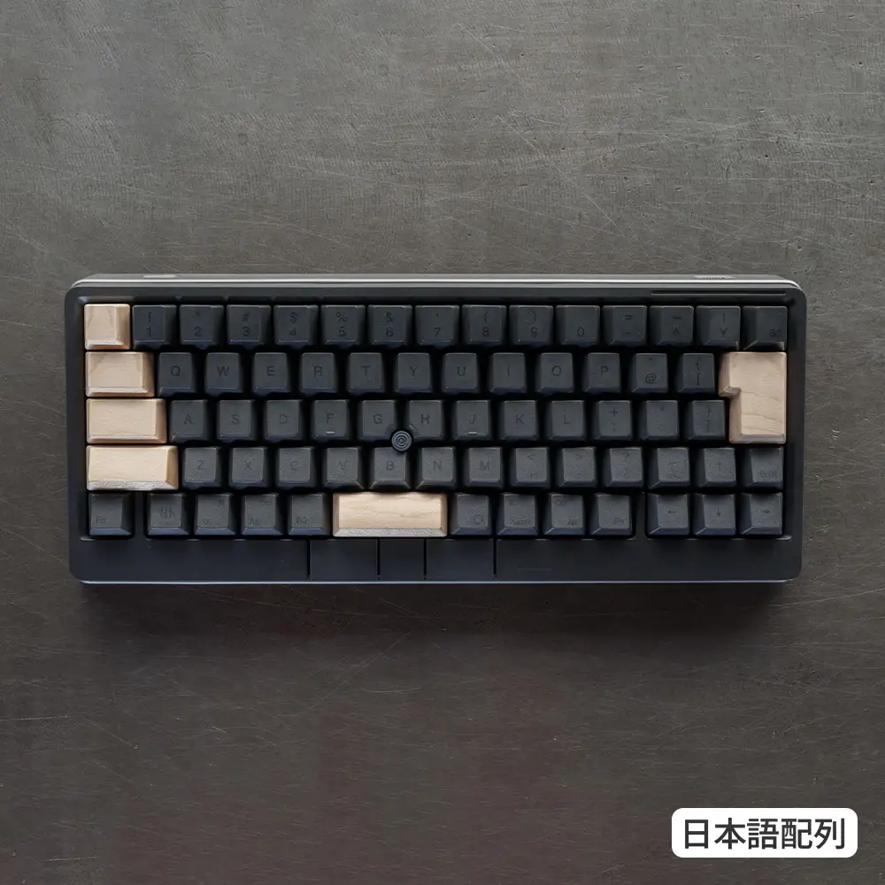 HHKB Studio専用 木製キートップ 日本語配列 メープル ／ HHKB Studio キートップ 木製キーボード メープル 無垢材 キーキャップ ナチュラルカラー カスタムキーボード 静音タイピング 打鍵音改善 タイピング快適化 手触り さらさら質感 デスク環境 おしゃれガジェット 日本製 精密加工 ハンドメイド 汚れにくい 広島県 No.1230-02