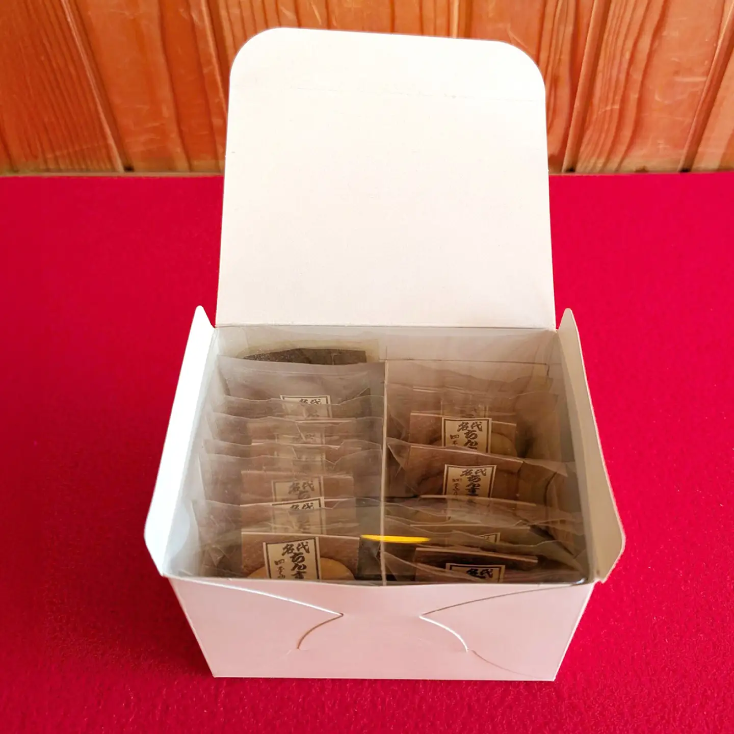 ひと口ちんすこう Gift Box 釉薬 12個入り / ちんすこう 焼き菓子 菓子 手作り / 瀬戸市 / 名代ちんすこう四季乃舎[BBCH001]