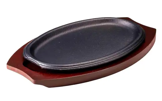トキワ鉄器 ステーキ皿 （木台タイプ） ライン 27cm 323 くわな鋳物 ／ 食器 皿 お皿 鋳物 伝統 匠 食卓 プレート 蓄熱性 器 鉄板皿 重厚感 黒鉄 保温性